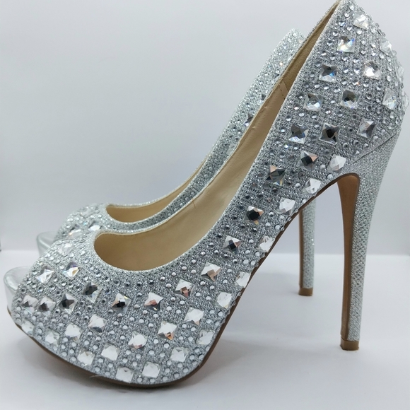 Vince Camuto Candice Silver Stone Pumps - Picture 1 of 9